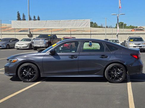 Used 2025 Honda Civic Sport image 2
