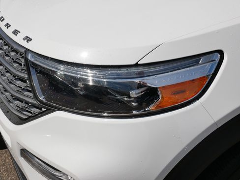 Certified 2023 Ford Explorer XLT w/ Equipment Group 202A AWD/4WD image 16