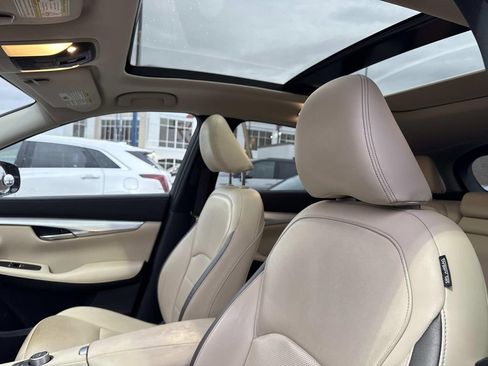 Used 2019 INFINITI QX50 Essential w/ Premium Heat Package image 17