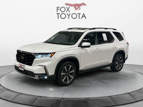 Used 2025 Honda Pilot Elite image 1