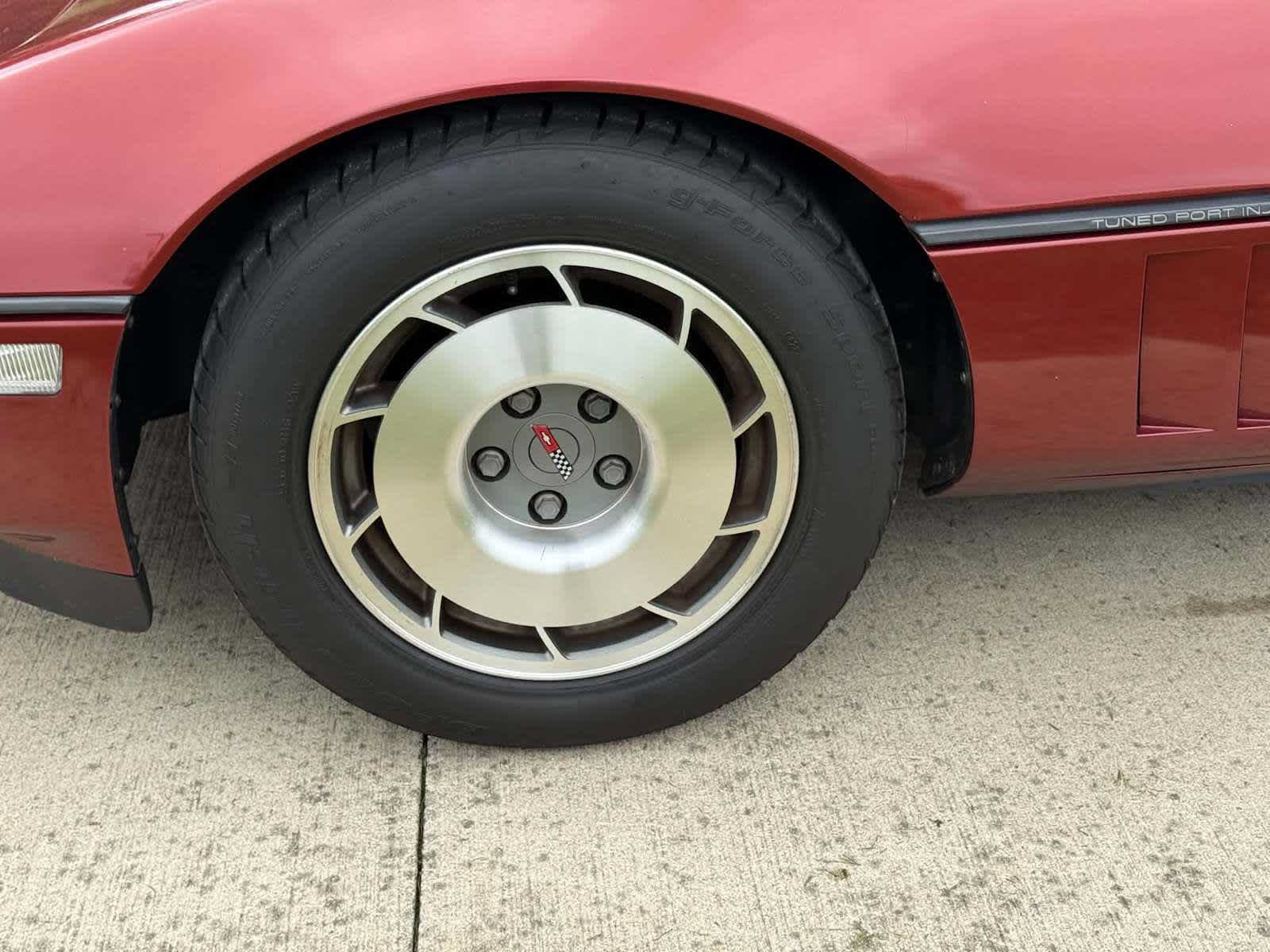 Used 1987 Chevrolet Corvette Coupe RWD image 9