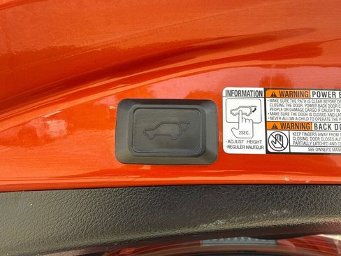 Used 2015 Toyota RAV4 Limited w/ Technology Package AWD/4WD image 13