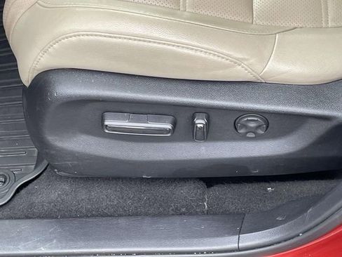 Used 2018 Honda CR-V Touring image 17