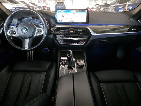 Used 2022 BMW 540i w/ Executive Package image 15