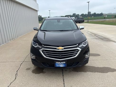 Used 2021 Chevrolet Equinox Premier AWD/4WD image 2