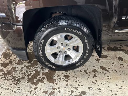 Used 2018 Chevrolet Silverado 1500 LTZ Z71 w/ LTZ Plus Package AWD/4WD image 11