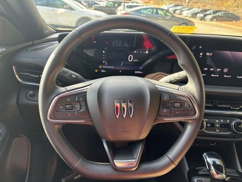 Used 2025 Buick Envista Sport Touring image 34