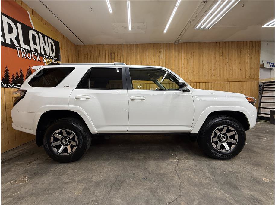 Used 2023 Toyota 4Runner SR5 AWD/4WD image 2