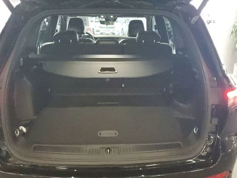 Used 2025 Jeep Grand Cherokee Altitude image 8