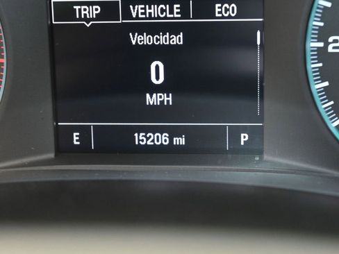 Used 2023 Chevrolet Traverse LT image 30