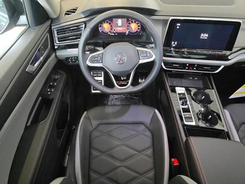 New 2026 Volkswagen Atlas Peak Edition AWD/4WD image 14