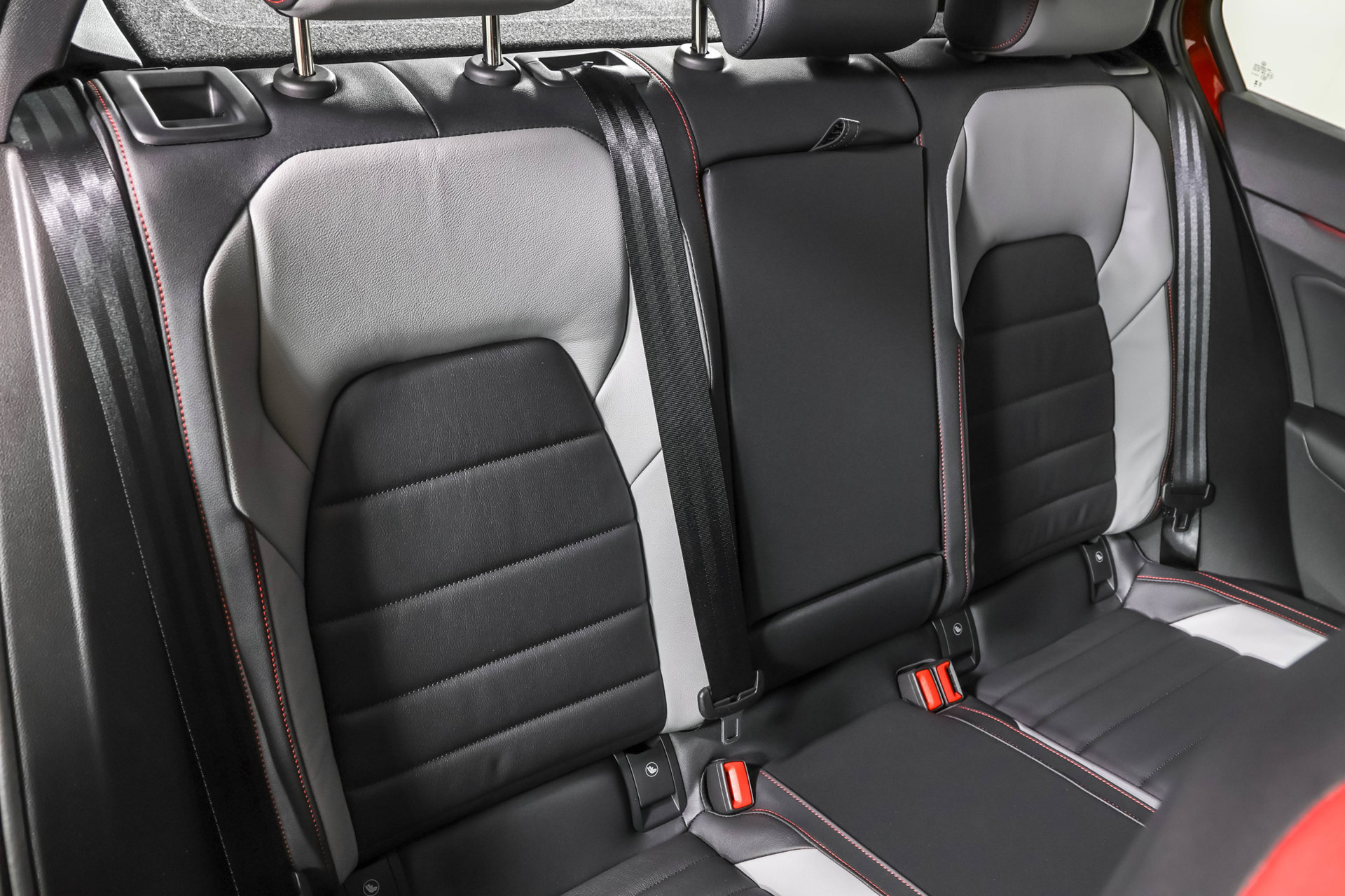 New 2026 Volkswagen GTI SE FWD image 40