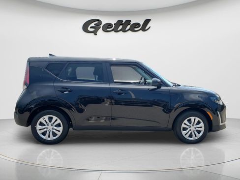 Used 2025 Kia Soul LX FWD image 4
