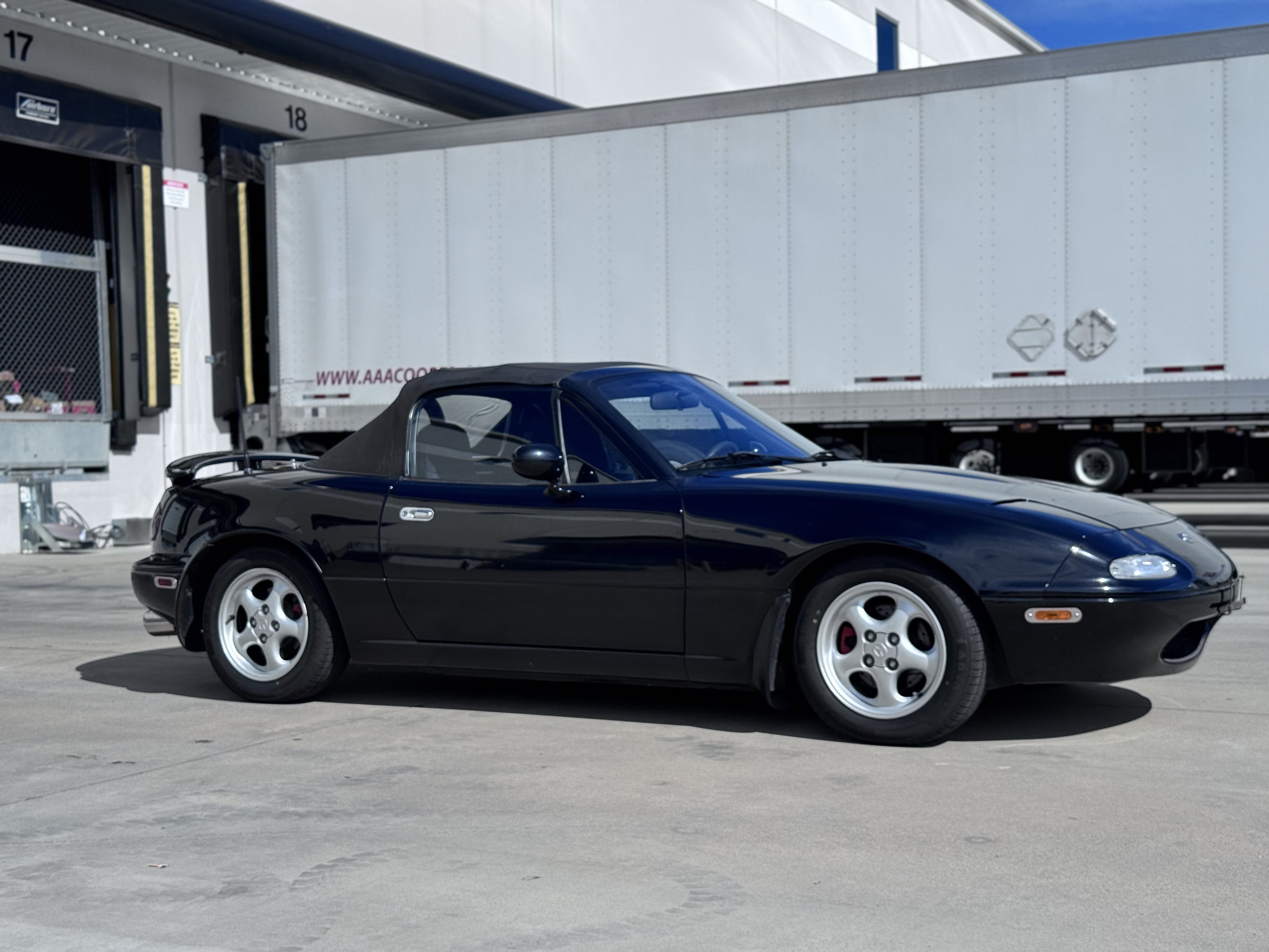 Used 1996 MAZDA MX-5 Miata RWD image 30