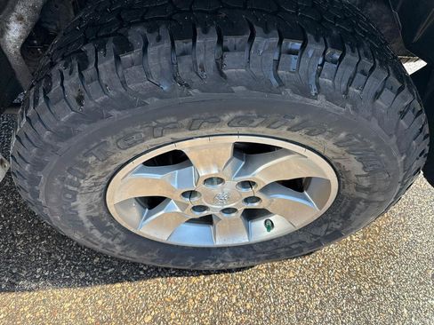 Used 2012 Toyota 4Runner SR5 w/ Convenience Pkg image 29