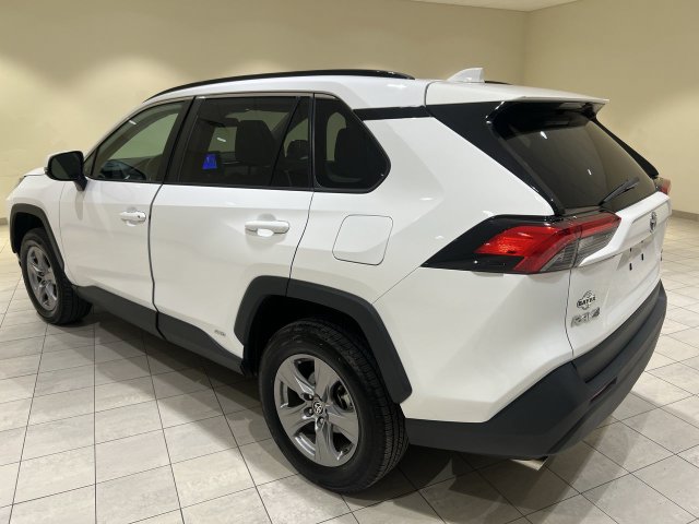 Used 2023 Toyota RAV4 LE AWD/4WD image 3