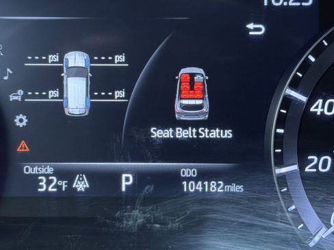 Used 2020 Toyota Highlander XLE image 8