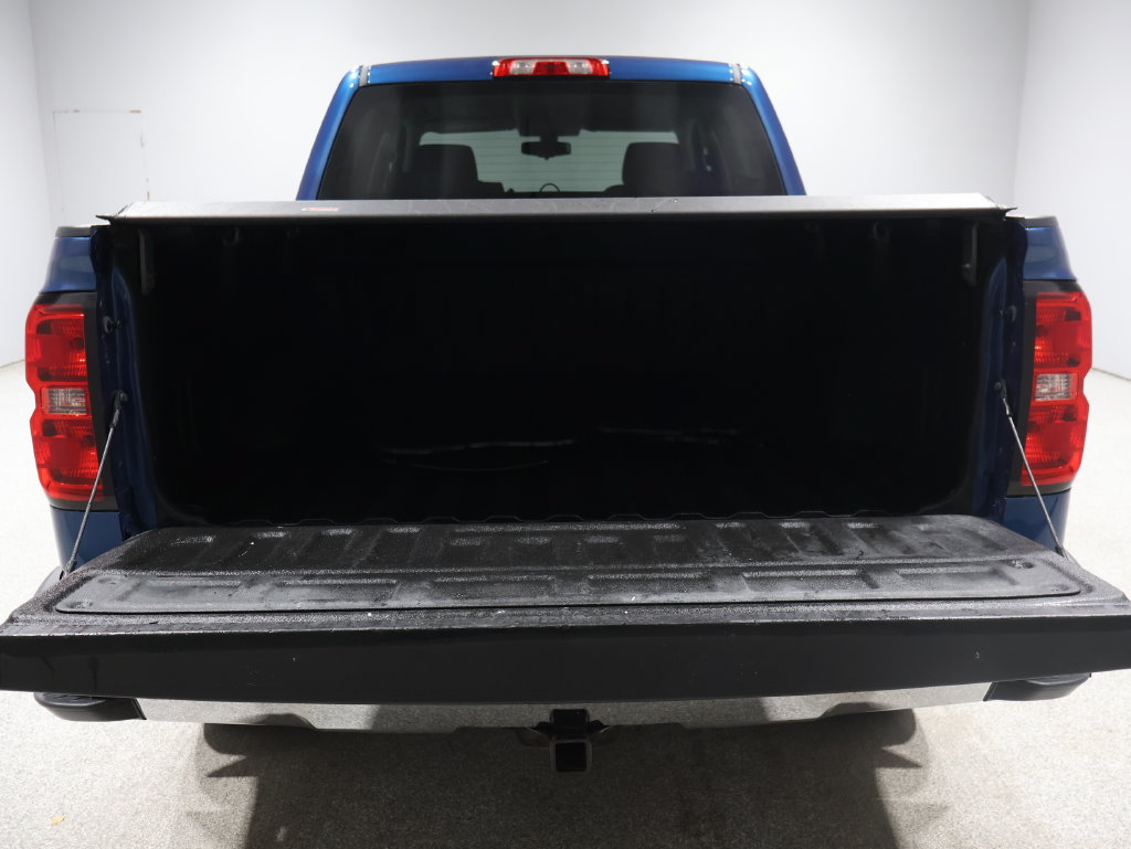 Used 2018 Chevrolet Silverado 1500 LT w/ LT Eassist Package AWD/4WD image 4