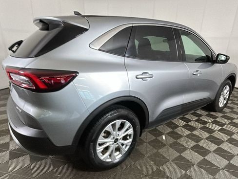 Used 2024 Ford Escape Active AWD/4WD image 3