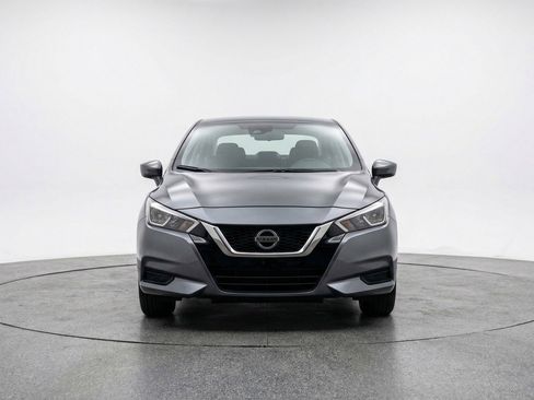 Used 2025 Nissan Versa SV image 2