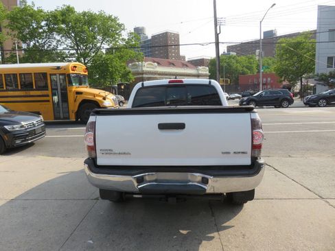 Used 2012 Toyota Tacoma 4x4 Double Cab image 7