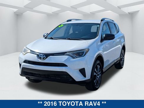 Used 2016 Toyota RAV4 LE image 7