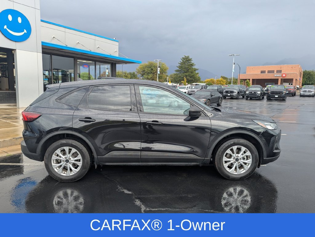 Used 2025 Ford Escape Active AWD/4WD image 2