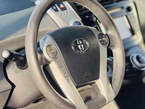 Used 2014 Toyota Prius V Two image 21