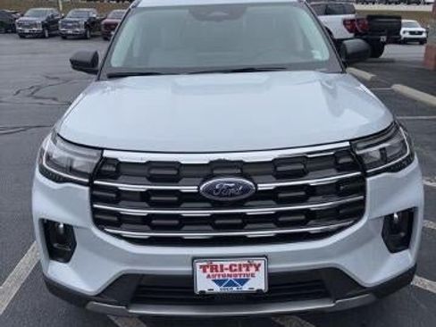 New 2026 Ford Explorer Active w/ Active Comfort Package AWD/4WD image 7