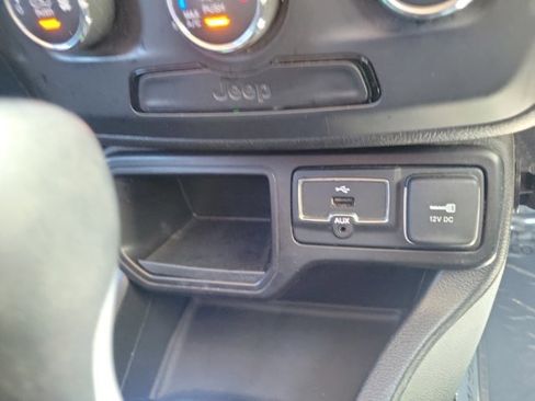 Used 2020 Jeep Renegade Sport w/ Sport Appearance Group FWD image 29