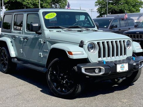 Used 2023 Jeep Wrangler Unlimited Sahara w/ Cold Weather Group AWD/4WD image 2