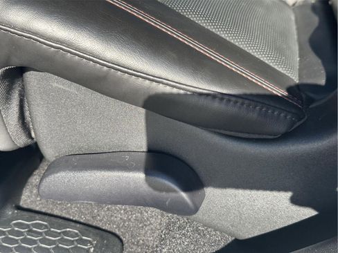 Used 2024 Dodge Durango GT image 34