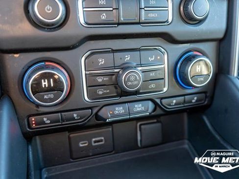 Used 2021 Chevrolet Tahoe LT w/ LT Signature Package image 29