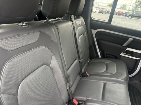 Used 2023 Land Rover Defender 110 X-Dynamic SE image 11