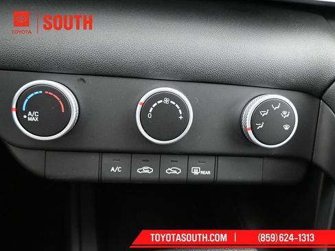 Used 2025 Hyundai Elantra SE FWD image 16