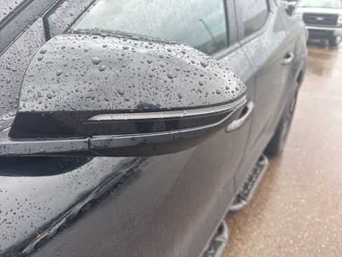 Used 2023 Hyundai Santa Cruz Night image 17