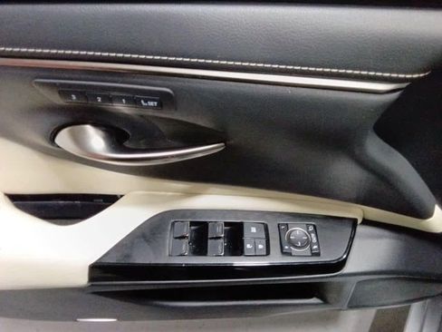 Used 2022 Lexus ES 250 w/ Premium Package AWD/4WD image 9