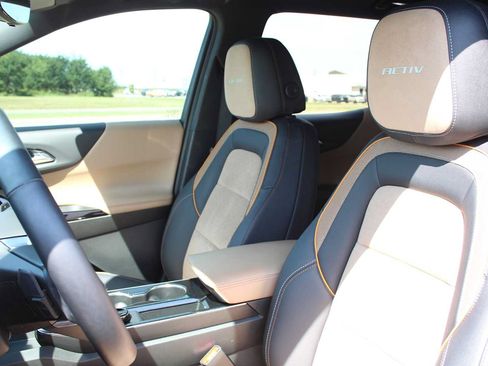 Used 2025 Chevrolet Equinox ACTIV w/ Safety and Technology Package FWD image 26