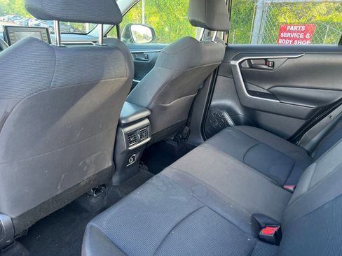 Used 2022 Toyota RAV4 LE AWD/4WD image 14
