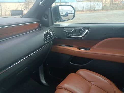 Used 2020 Lincoln Navigator Reserve image 36