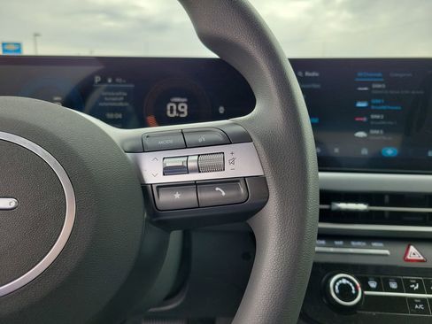 Used 2025 Hyundai Sonata SE image 26