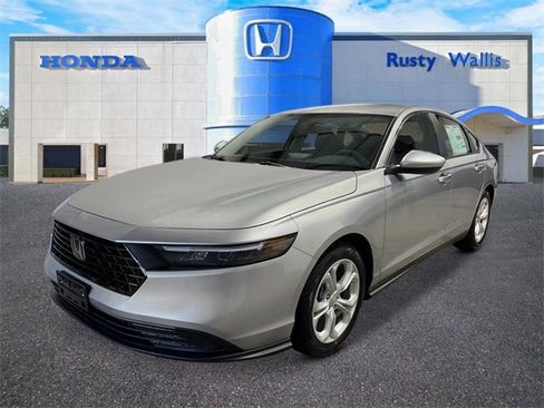 Used 2025 Honda Accord LX image 7