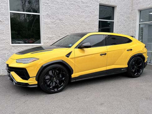 Used 2023 Lamborghini Urus Performante AWD/4WD image 1