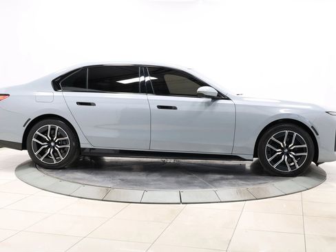 Used 2024 BMW 760i xDrive w/ Premium Package 2 AWD/4WD image 79