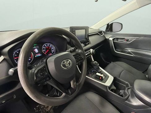 Used 2021 Toyota RAV4 XLE FWD image 18