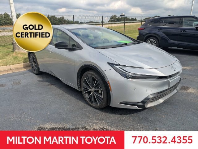 Used 2024 Toyota Prius XLE FWD image 2
