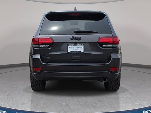 Used 2018 Jeep Grand Cherokee Altitude AWD/4WD image 7