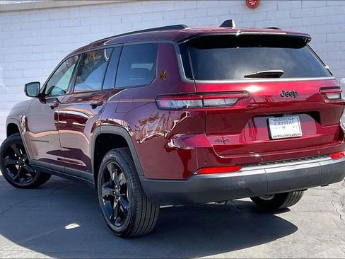 New 2026 Jeep Grand Cherokee L Limited w/ Limited Altitude Package AWD/4WD image 2