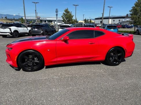 Used 2018 Chevrolet Camaro SS RWD image 2