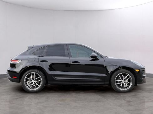 Used 2026 Porsche Macan AWD/4WD image 9